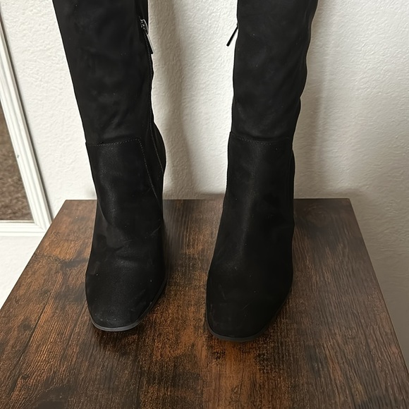 Bamboo Knee High Suede Heeled Boots - Picture 4 of 7